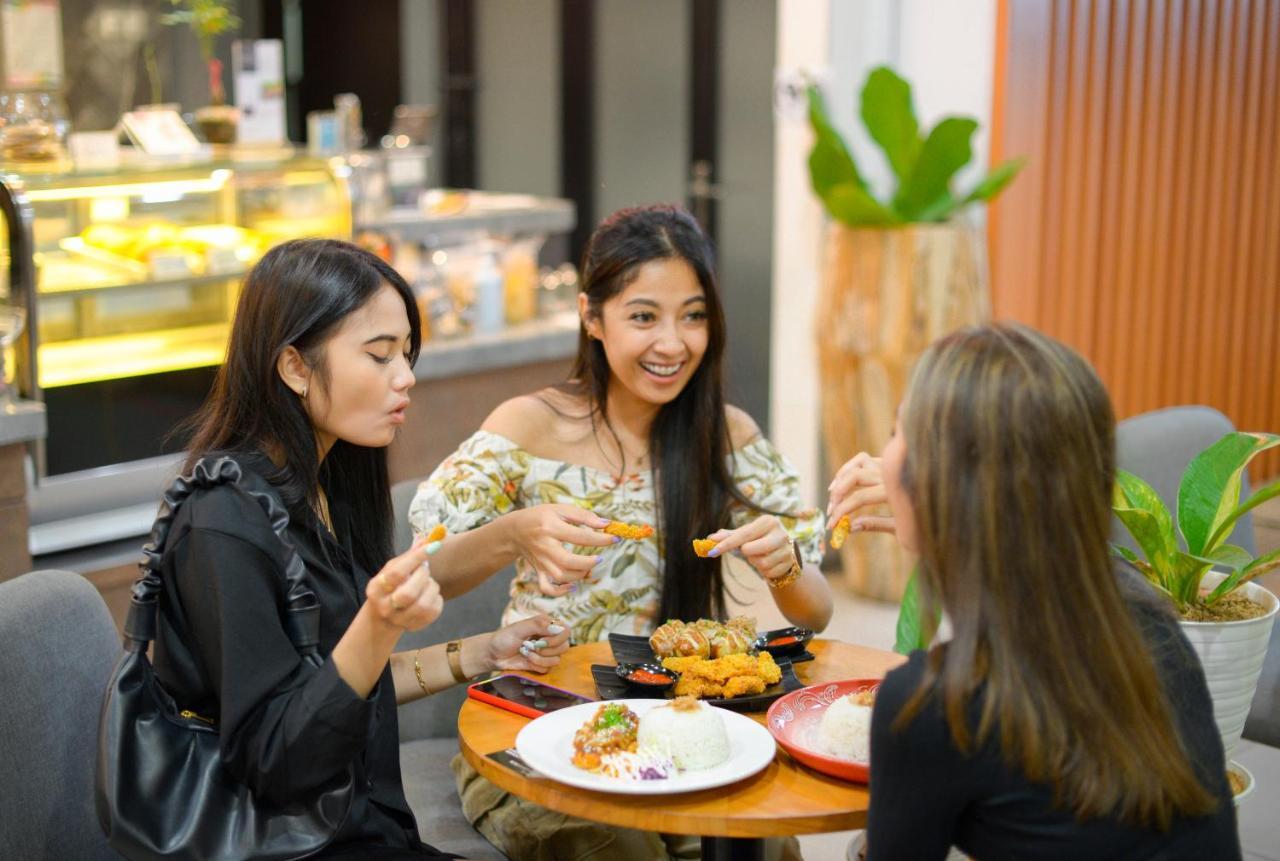 Petik Merah Homestay Pakualaman Buitenkant foto