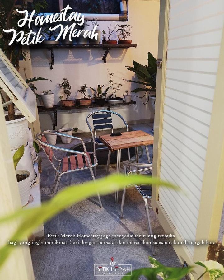 Petik Merah Homestay Pakualaman Buitenkant foto