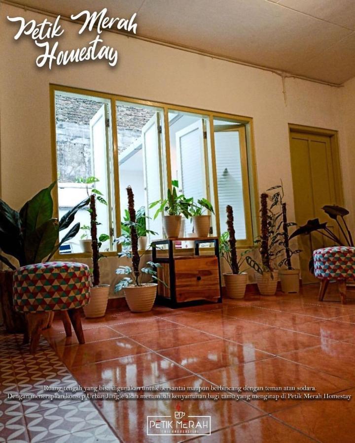 Petik Merah Homestay Pakualaman Buitenkant foto